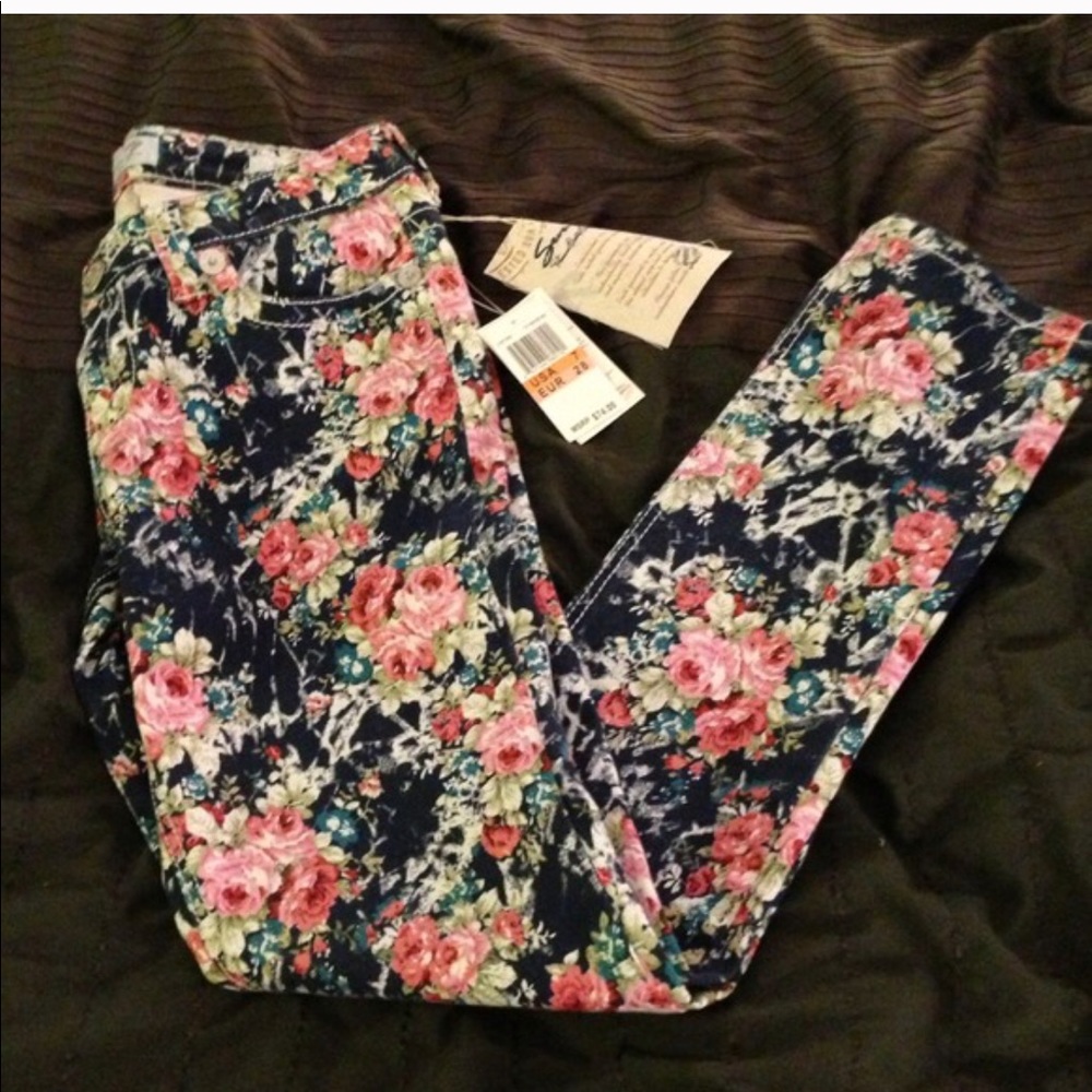 New, never worn Seven skinny  jeans